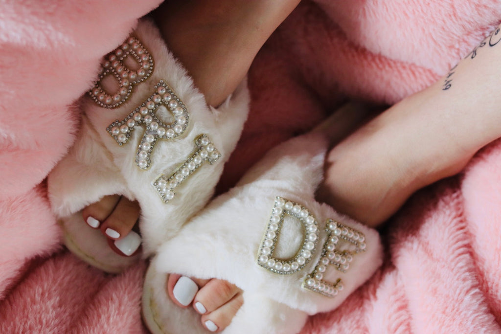 Gold digger online slippers